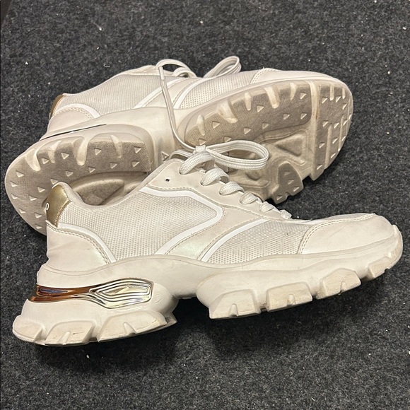 Aldo Cream and Gold Sneakers - Picture 5 of 5